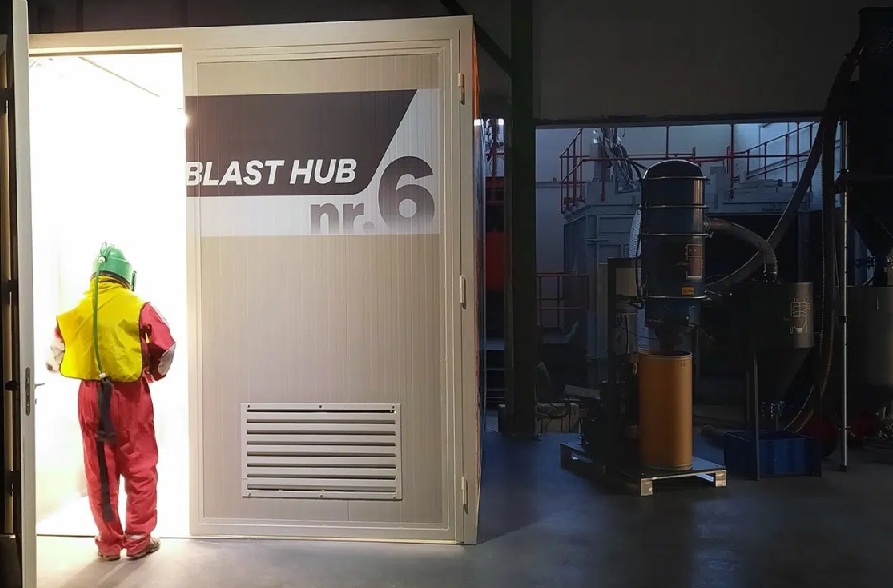 Komora za peskanje Blast Hub vam bo poenostavila delo